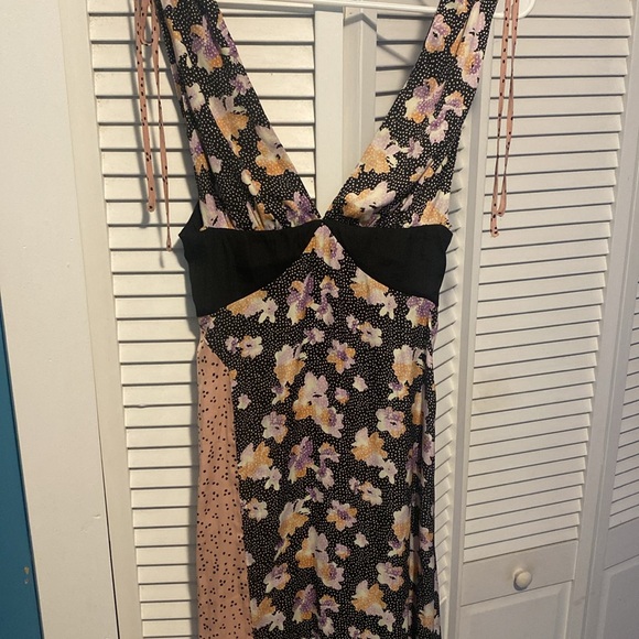 Urban Outfitters Size XS-TP Floral Dress - Picture 4 of 5